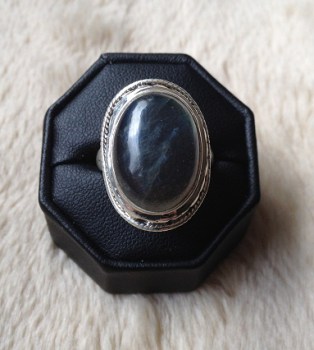 Zilveren edelsteen ring met Labradoriet ringmaat 18 mm.